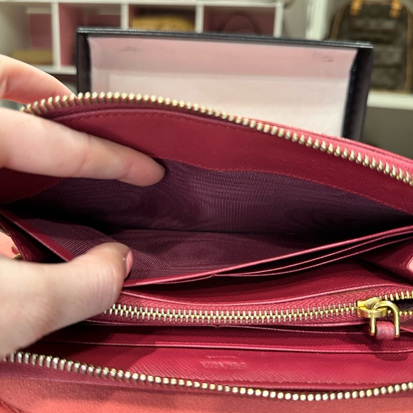 Prada Saffiano Zippy Wallet - Picture 10 of 15